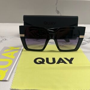 QUAY AUSTRALIA NOTORIOUS Black Frame / Smoke Lens NWT